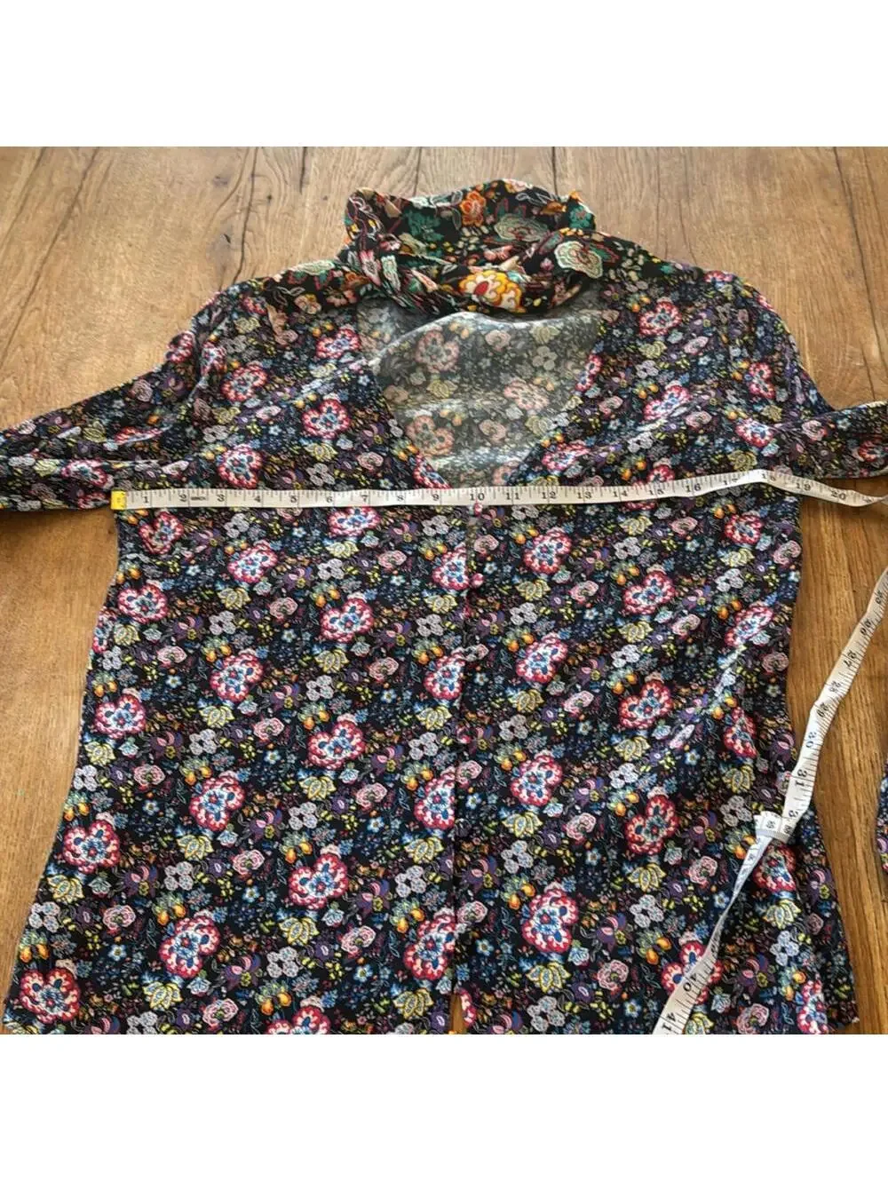 Frame Open Scarf VNeck Long-Sleeve Floral Print Blouse Small